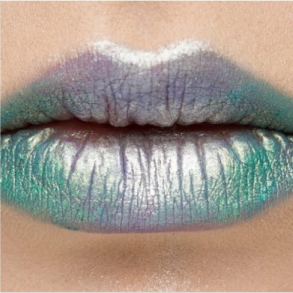 💄 SOFT HINT a MAC FROST LIPSTICK.  ** NEW IN THE BOX. FULL SIZE. - Picture 5 of 11